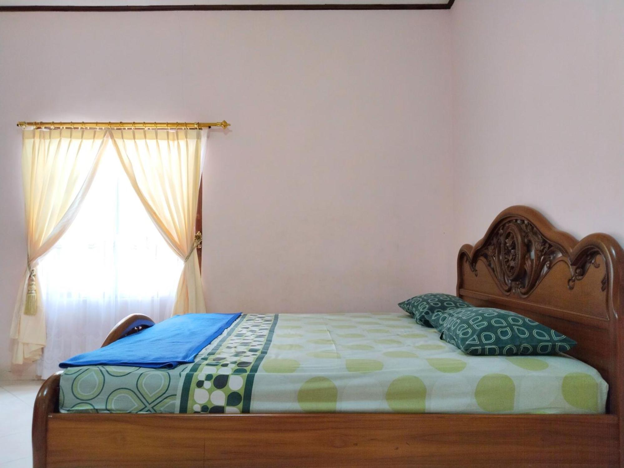 Villa Yustisia Curug 7 Cilember Cisarua Exterior foto