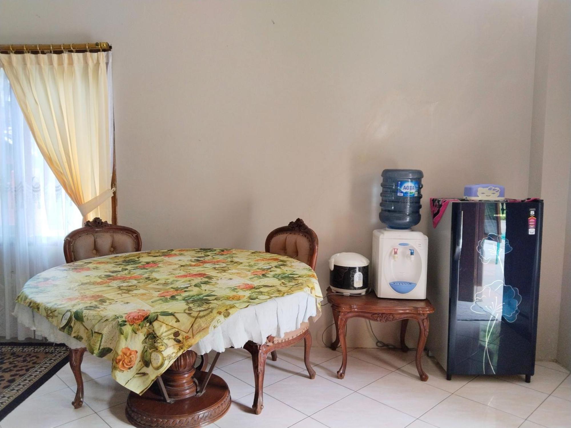 Villa Yustisia Curug 7 Cilember Cisarua Exterior foto