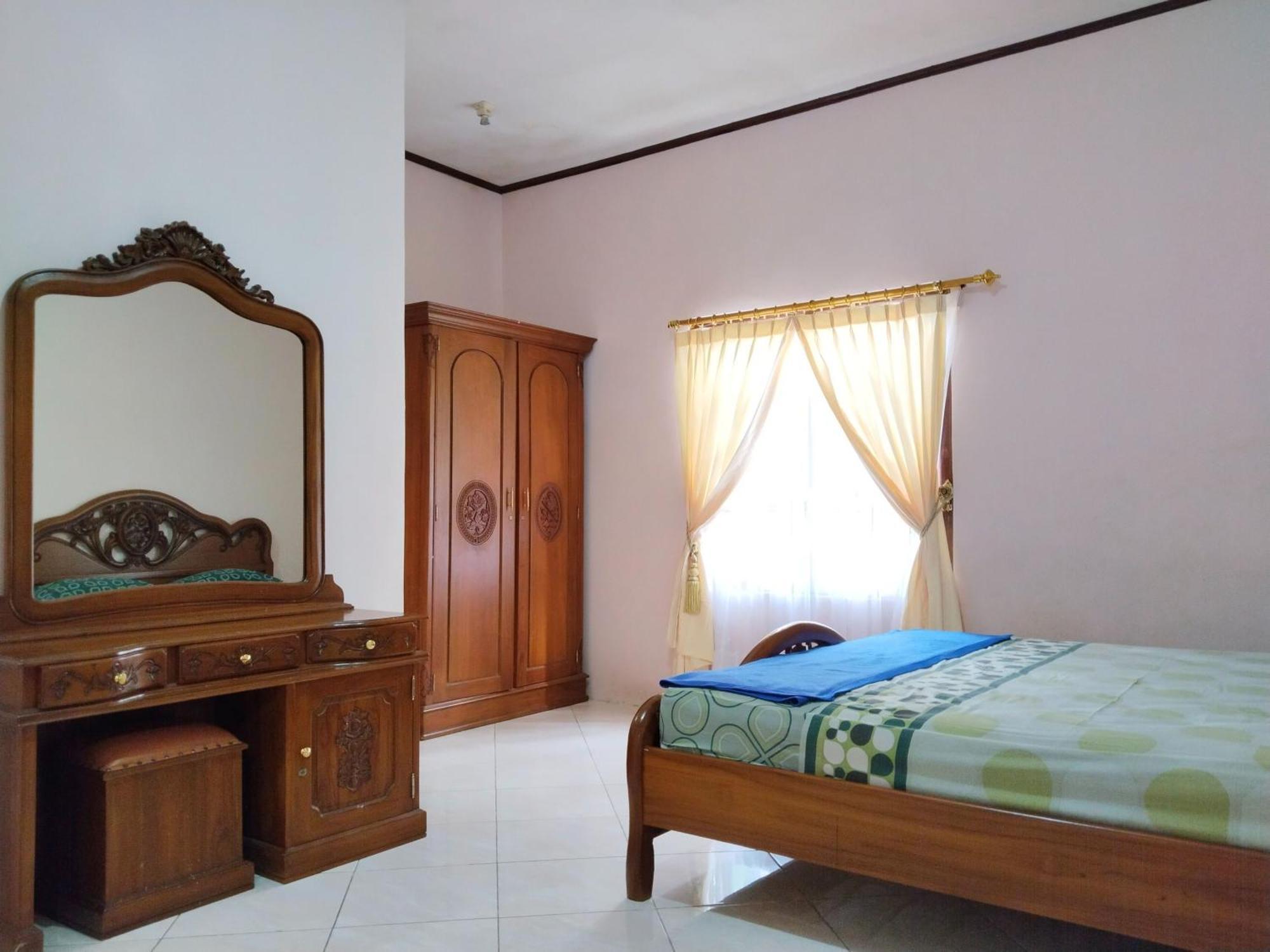 Villa Yustisia Curug 7 Cilember Cisarua Exterior foto