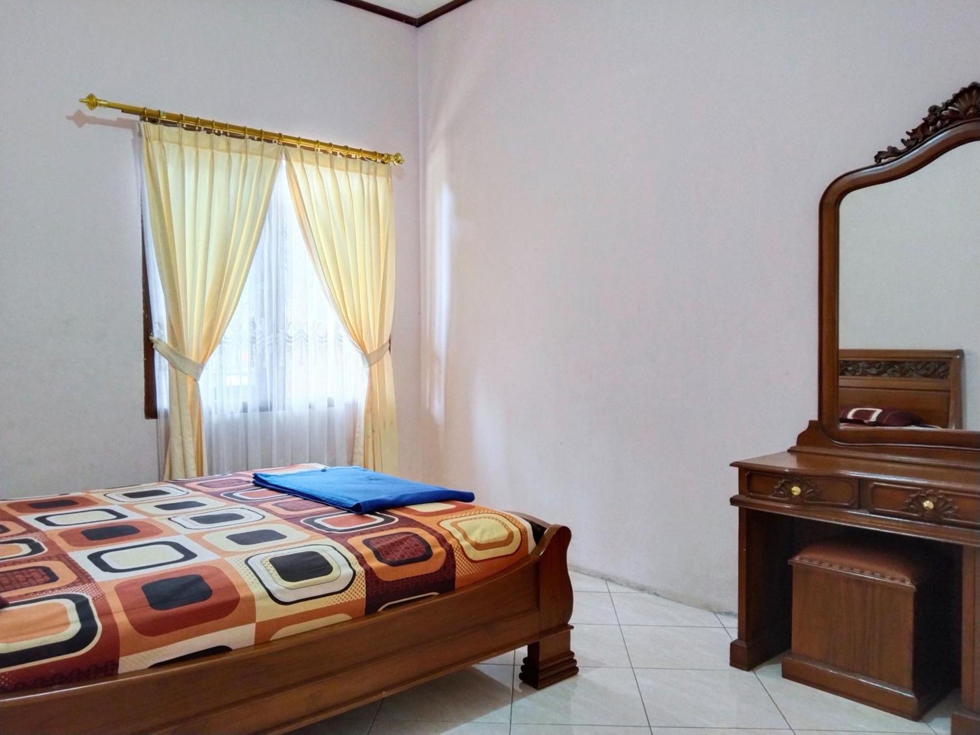 Villa Yustisia Curug 7 Cilember Cisarua Exterior foto