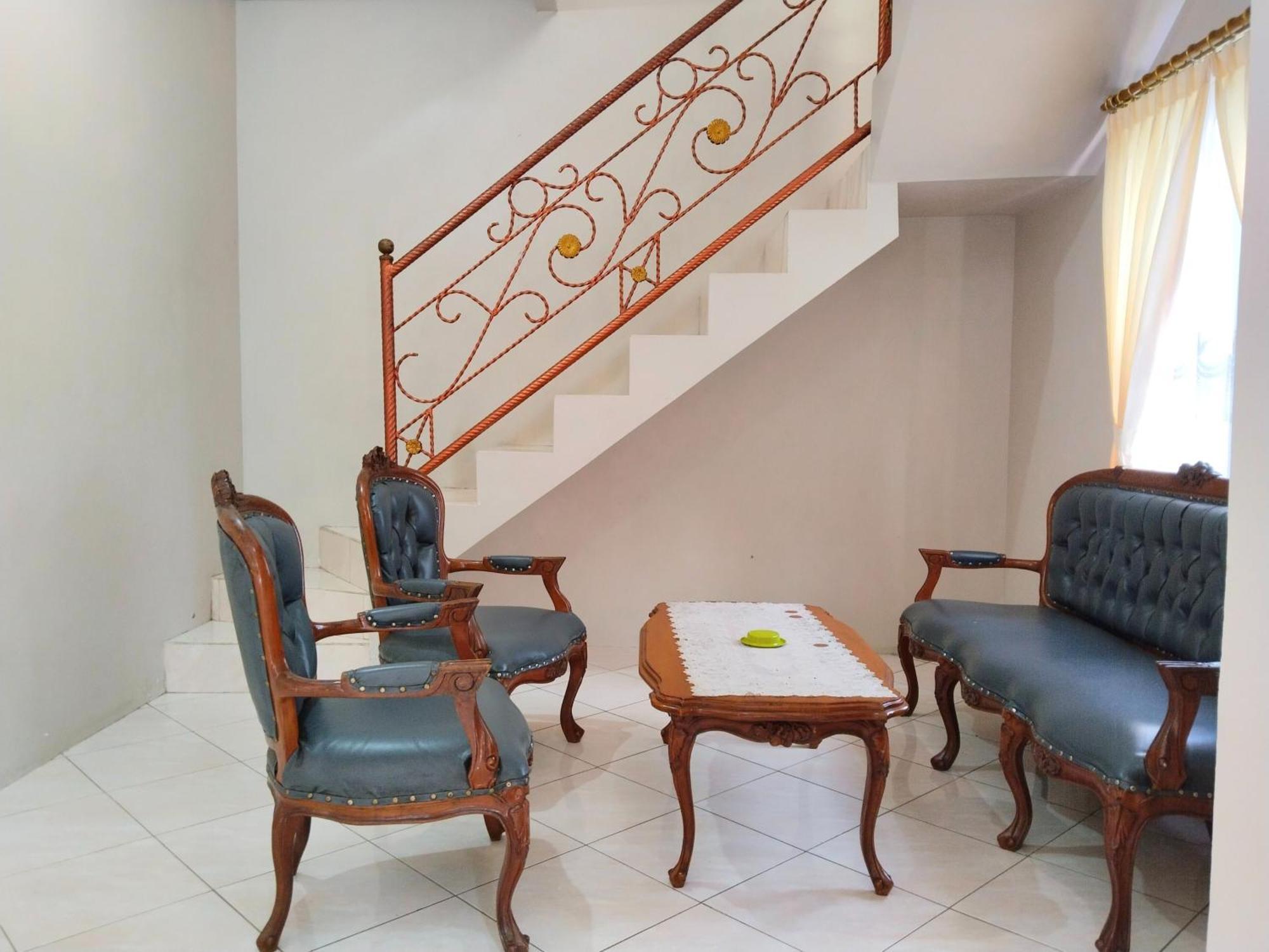 Villa Yustisia Curug 7 Cilember Cisarua Exterior foto