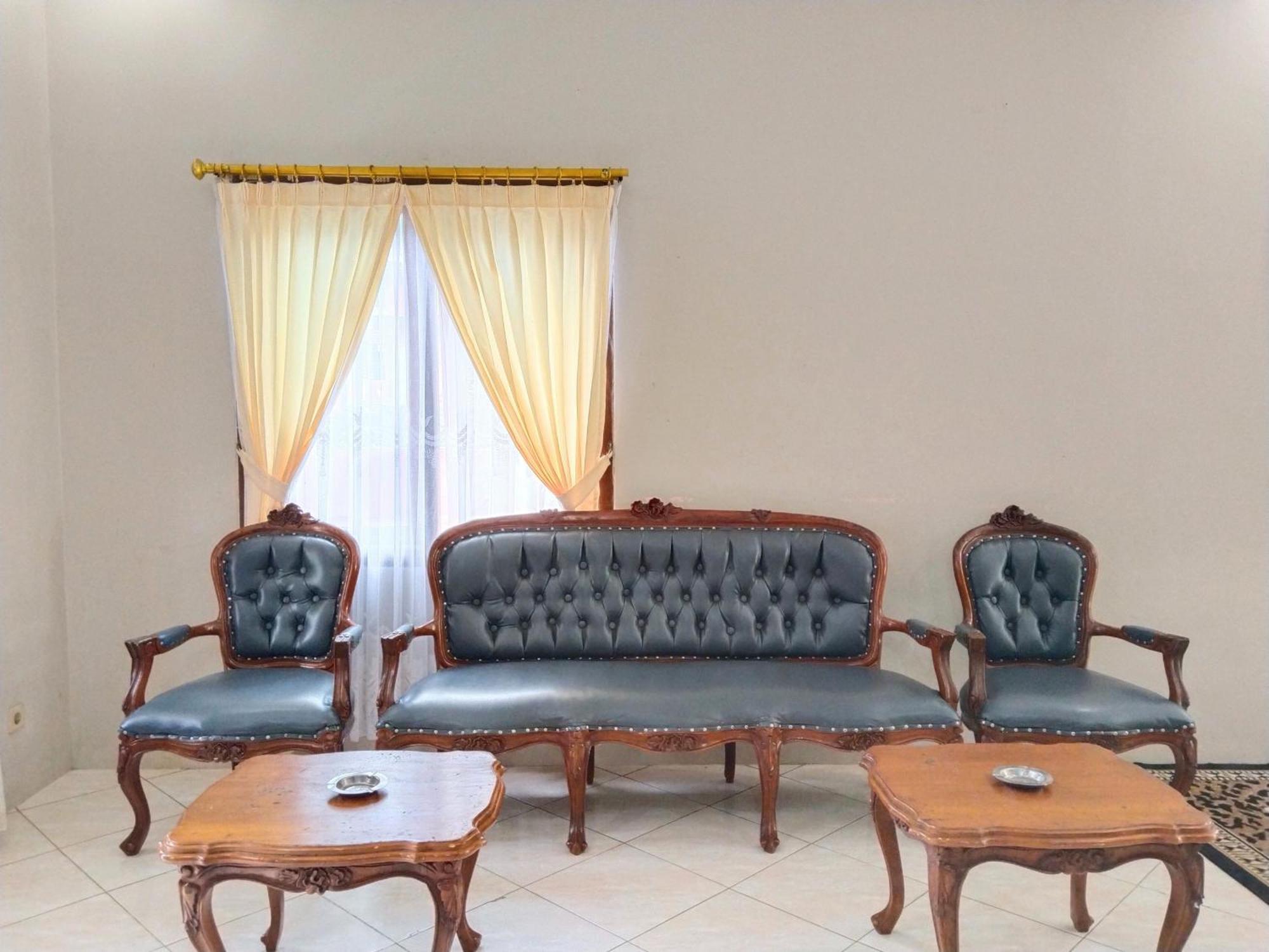 Villa Yustisia Curug 7 Cilember Cisarua Exterior foto
