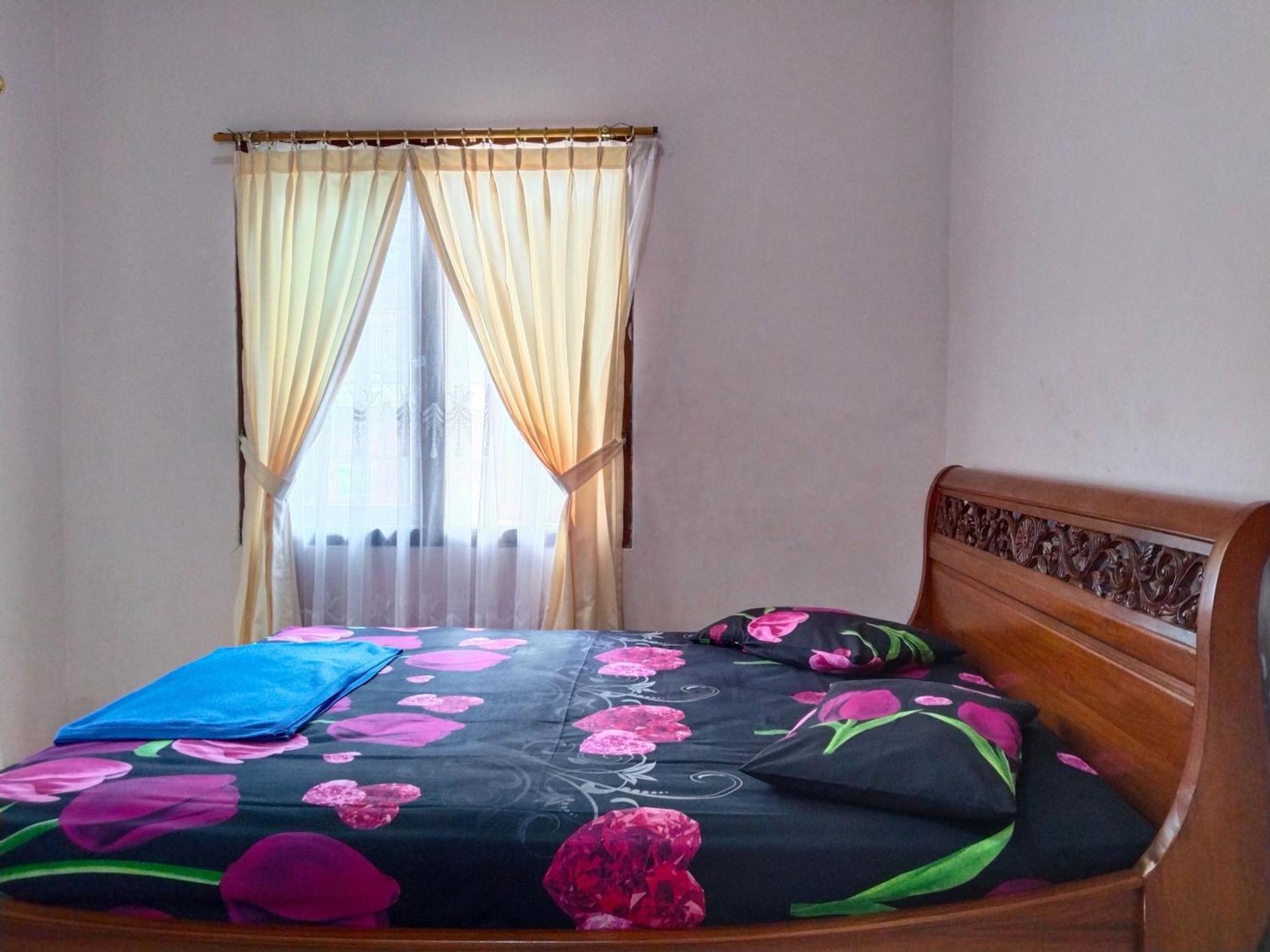 Villa Yustisia Curug 7 Cilember Cisarua Exterior foto