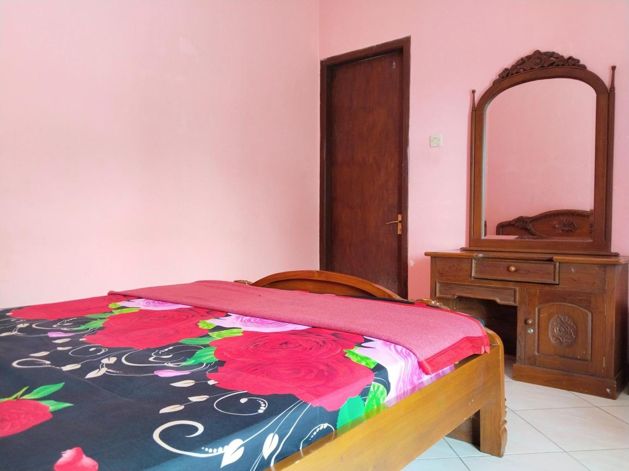 Villa Yustisia Curug 7 Cilember Cisarua Exterior foto