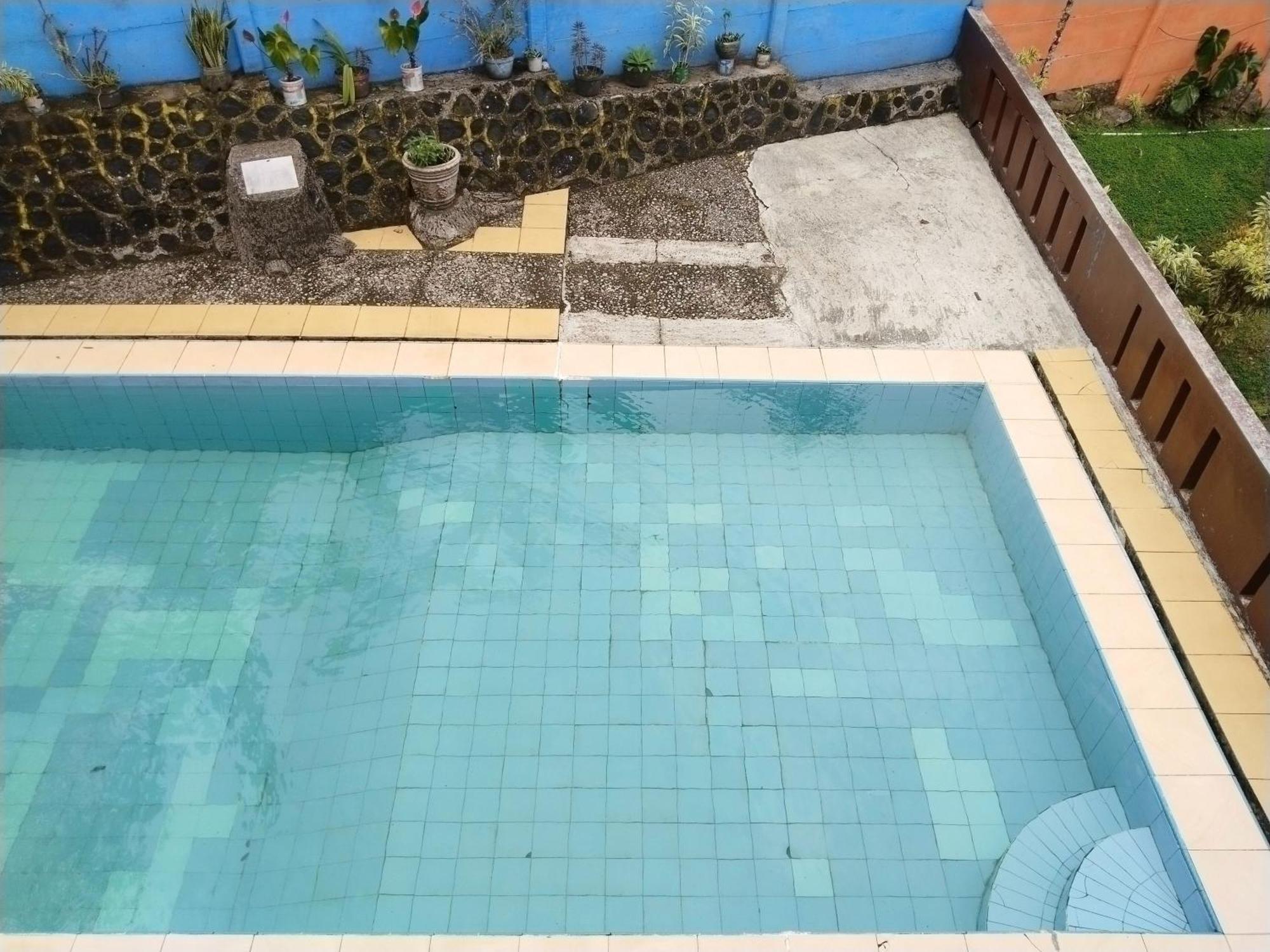 Villa Yustisia Curug 7 Cilember Cisarua Exterior foto
