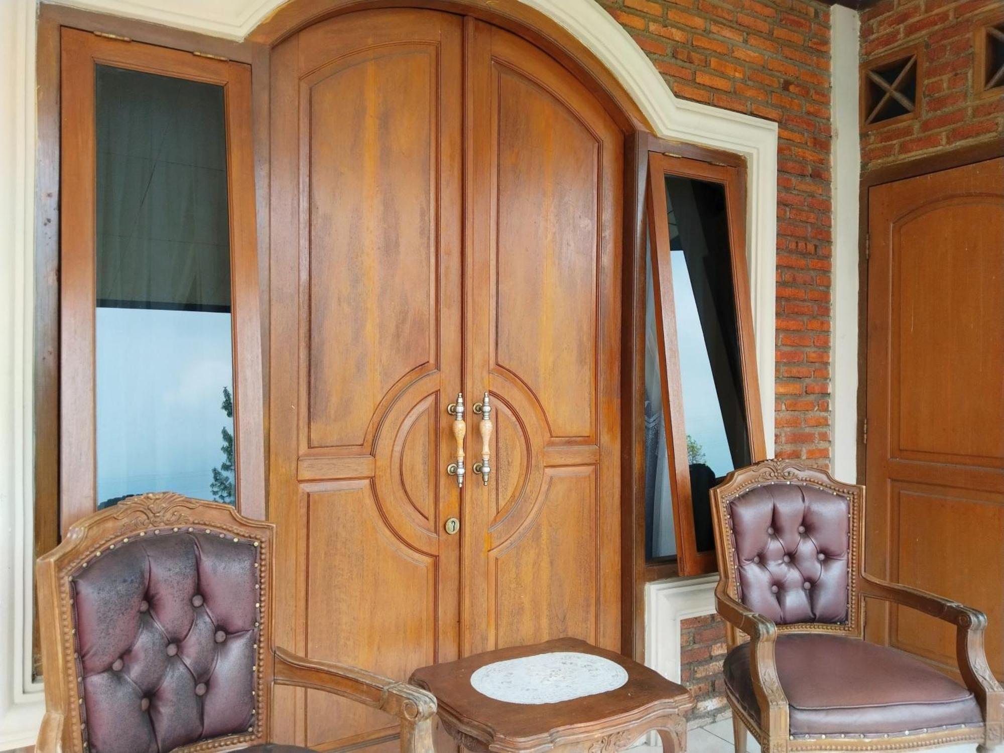 Villa Yustisia Curug 7 Cilember Cisarua Exterior foto